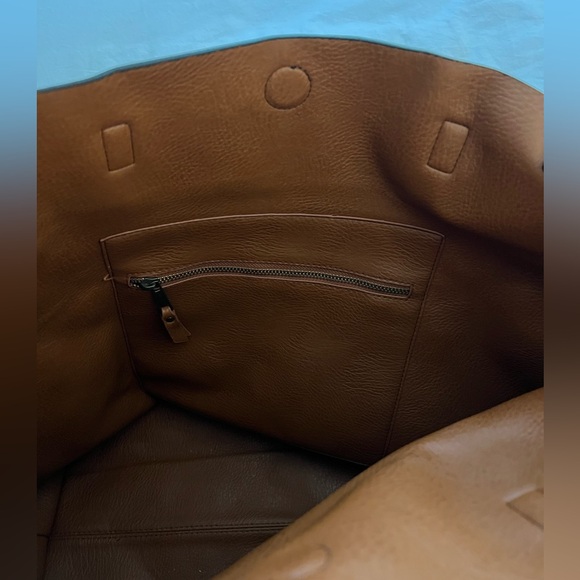 Large leather tote - Picture 2 of 2